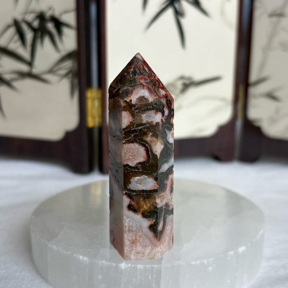 Red moss agate tower - Picture 5 of 6